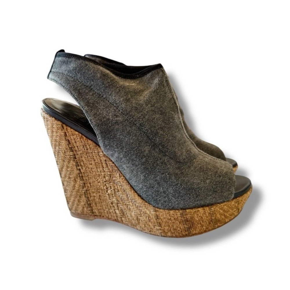 Stuart Weitzman Glover Dark Gray Stretch Wedge Sandal Women's Size 8 Rattan Look